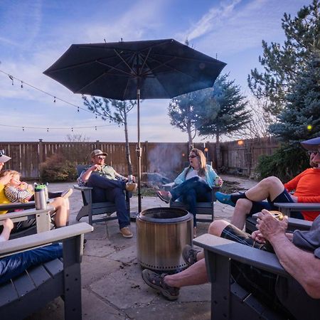 Left Coast Lodge - Pet Friendly Сістерс Екстер'єр фото