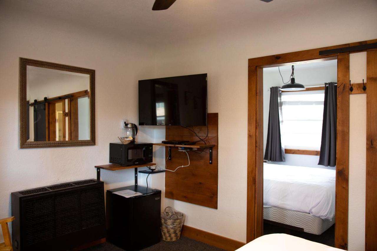 Left Coast Lodge - Pet Friendly Сістерс Екстер'єр фото