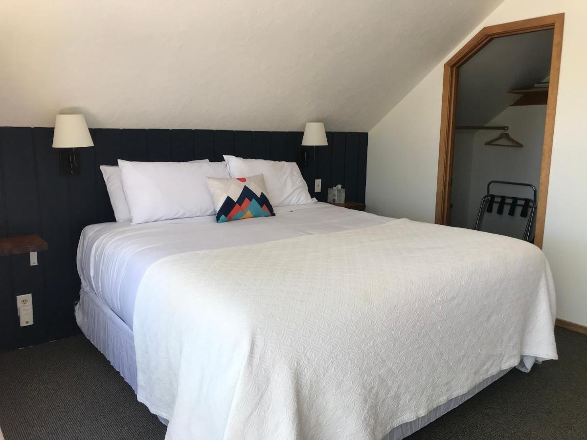 Left Coast Lodge - Pet Friendly Сістерс Екстер'єр фото