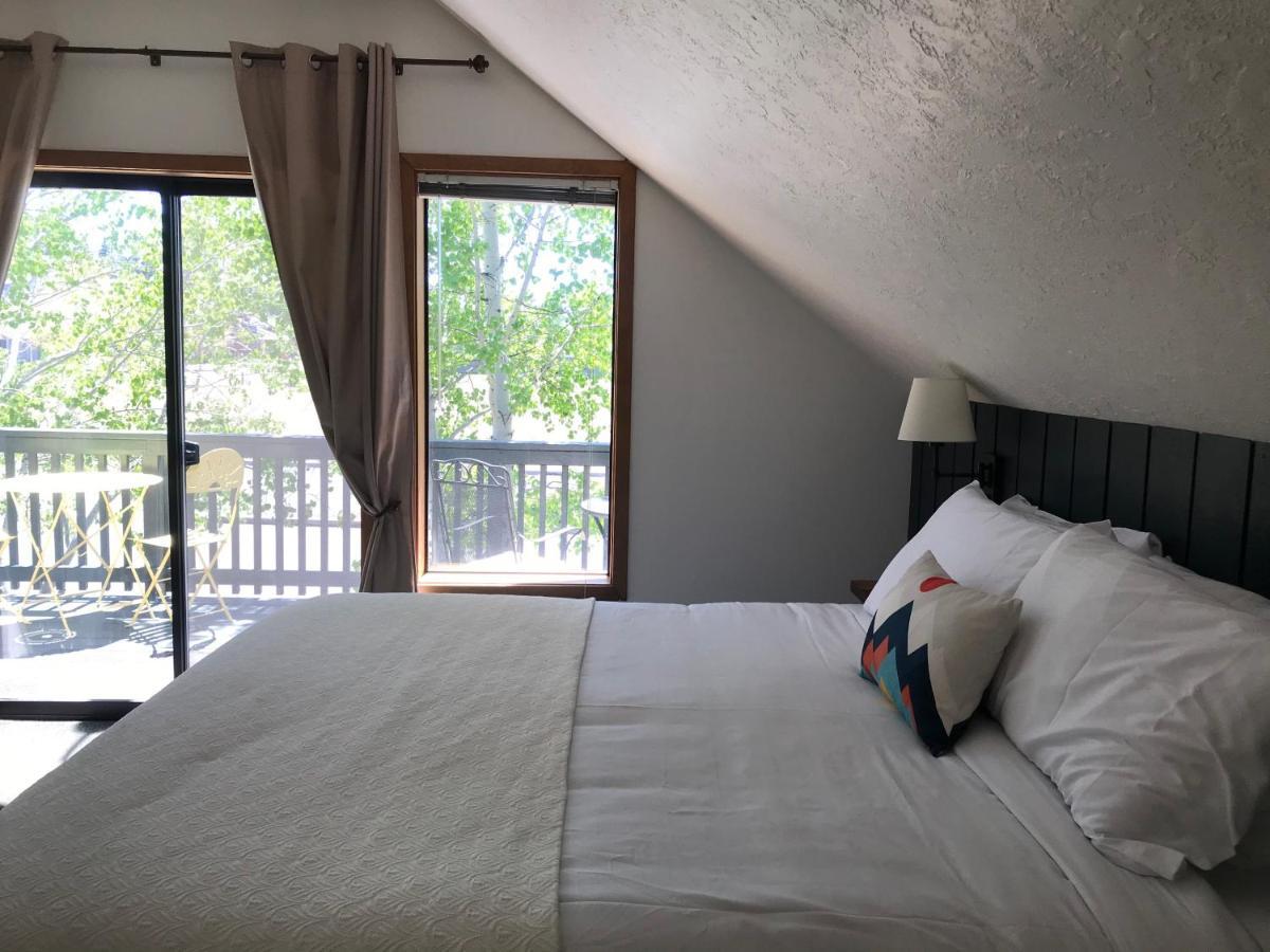 Left Coast Lodge - Pet Friendly Сістерс Екстер'єр фото