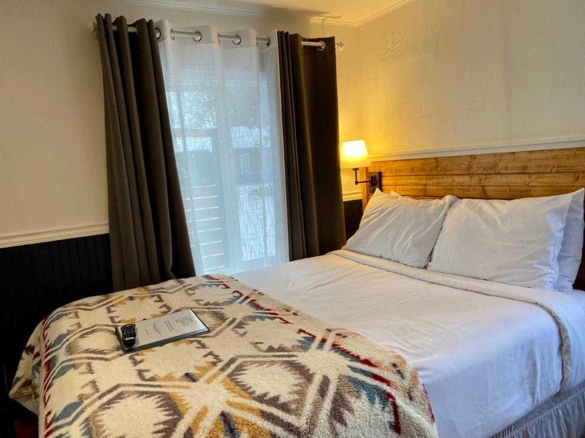 Left Coast Lodge - Pet Friendly Сістерс Екстер'єр фото
